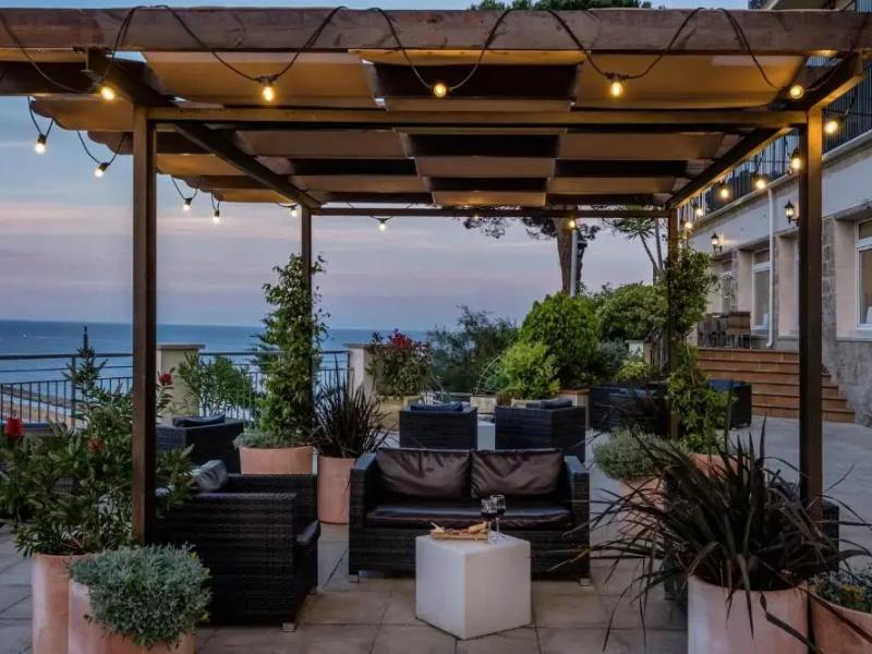 Hotel Montjoi