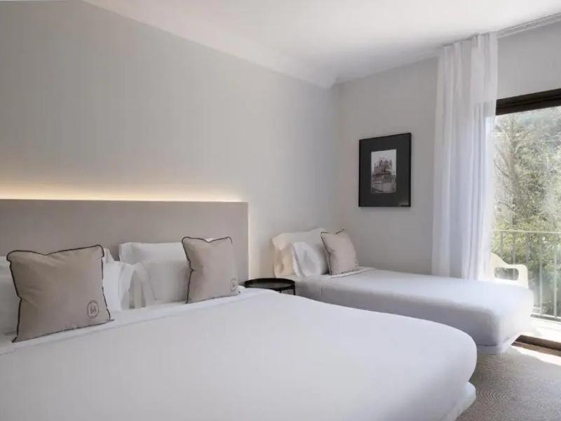 Hotel Montjoi