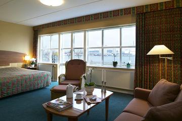 First Slotshotel