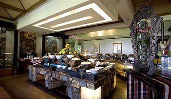 Waterfront Insular Hotel