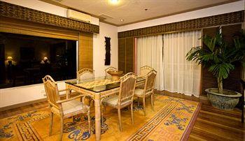 Waterfront Insular Hotel
