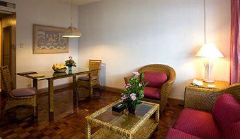 Waterfront Insular Hotel