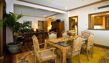 Waterfront Insular Hotel