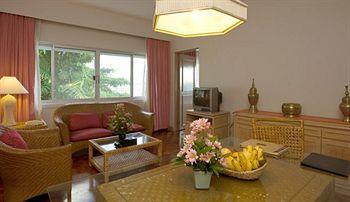 Waterfront Insular Hotel
