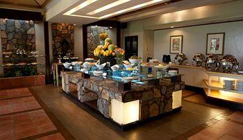 Waterfront Insular Hotel