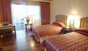 Waterfront Insular Hotel