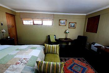 Santiago Hillside Hotel