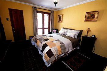 Santiago Hillside Hotel