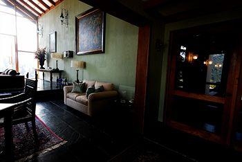 Santiago Hillside Hotel