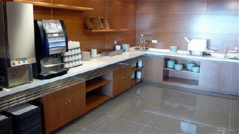 Holiday Inn Express Lisbon Airport