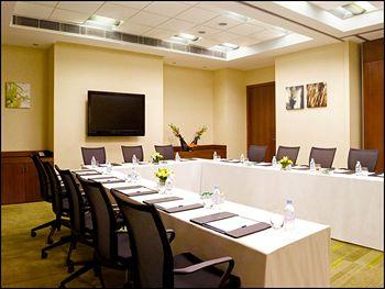 Hilton Garden Inn New Delhi / Saket