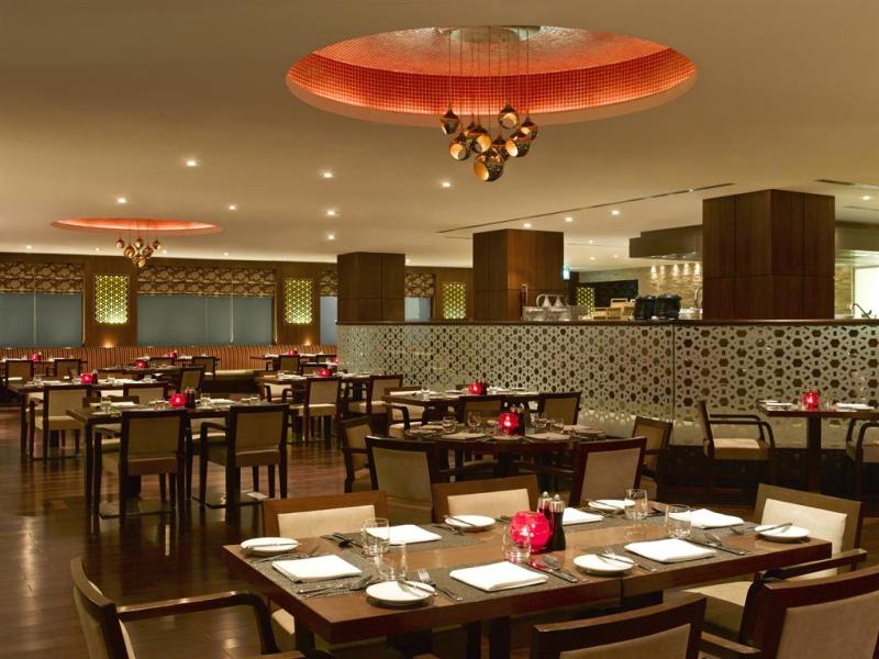 Hilton Garden Inn New Delhi / Saket
