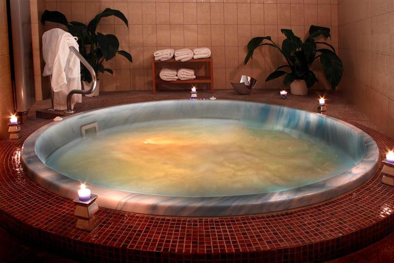 Golden Tulip Ana Tower