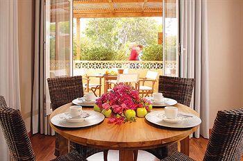 Costa d'Oiro Ambiance Village