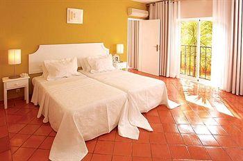 Costa d'Oiro Ambiance Village