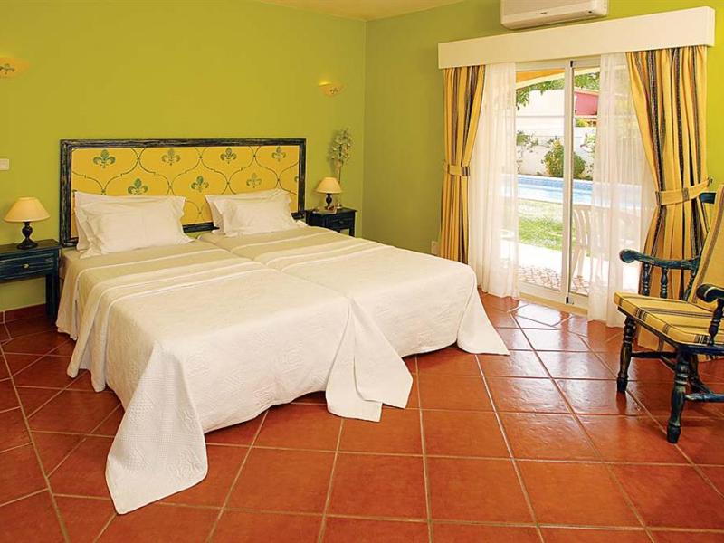 Costa d'Oiro Ambiance Village