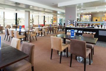 Отель Holiday Inn Express Lisbon - Oeiras Португалия, Лиссабонская Ривьера, фото 8