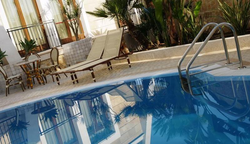 Albatres Palace Hotel