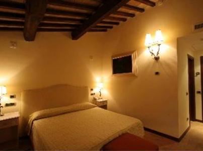Sovana Hotel & Resort