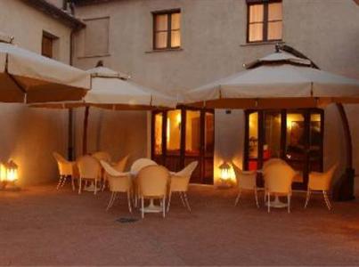 Sovana Hotel & Resort