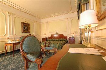 Vanvitelli Grand Hotel