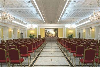 Vanvitelli Grand Hotel