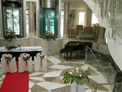 AH Granada Palace Suites Business & Spa