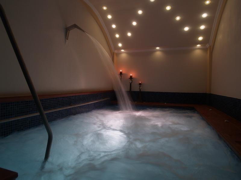 Pozar Pallas Hotel