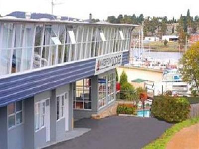 Leisure Inn Waterfront Lodge