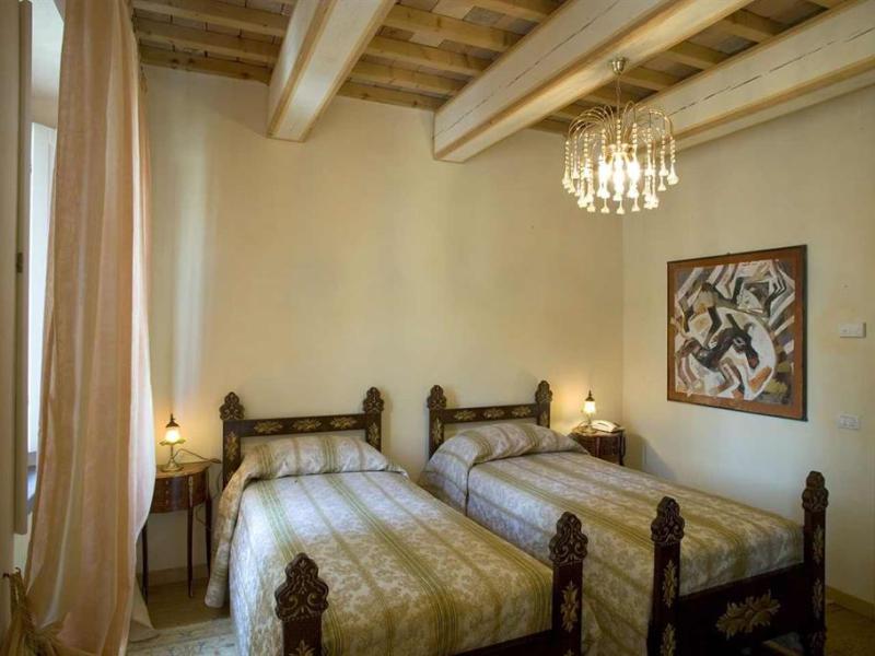 Relais Villa Roncuzzi