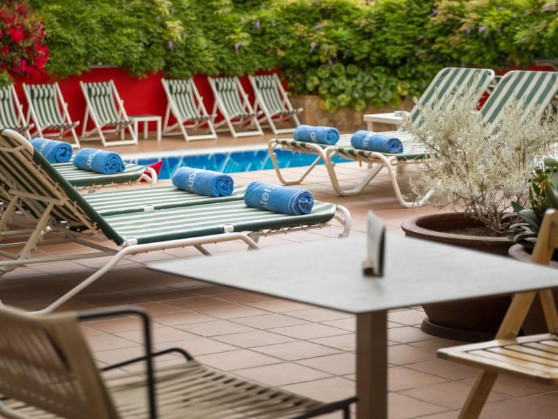 Aqua Hotel Bertran Park