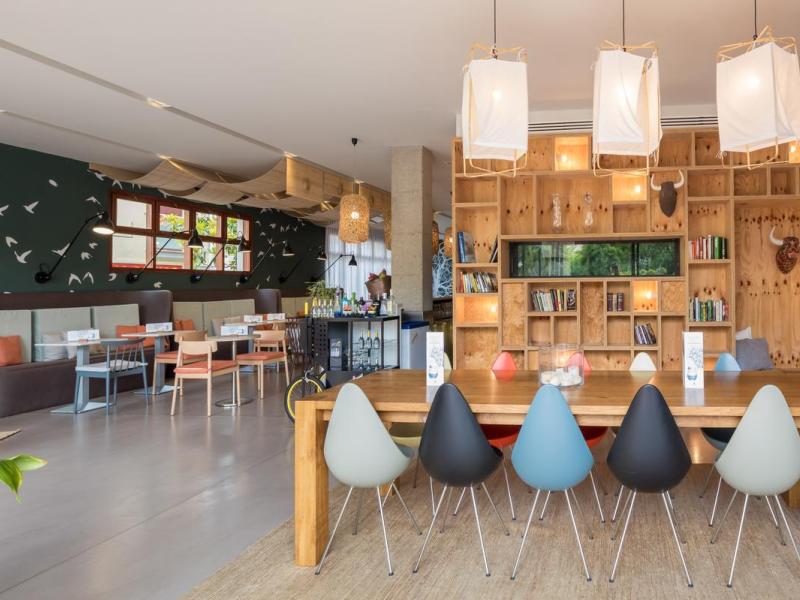 Aqua Hotel Bertran Park