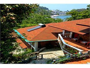 El Galleon Beach Resort