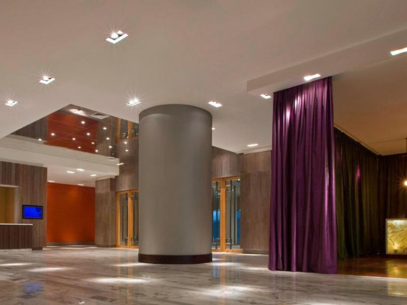 Hotel W