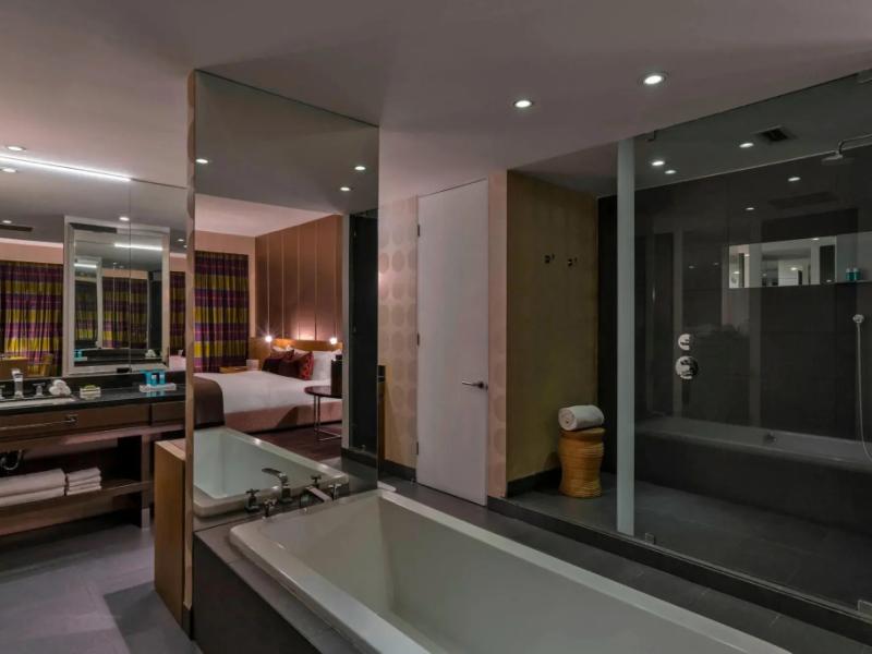 Hotel W
