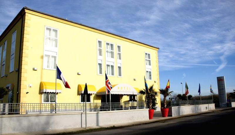 La Isla Resort