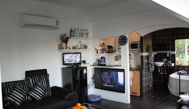 Karon Cliff Contemporary Boutique