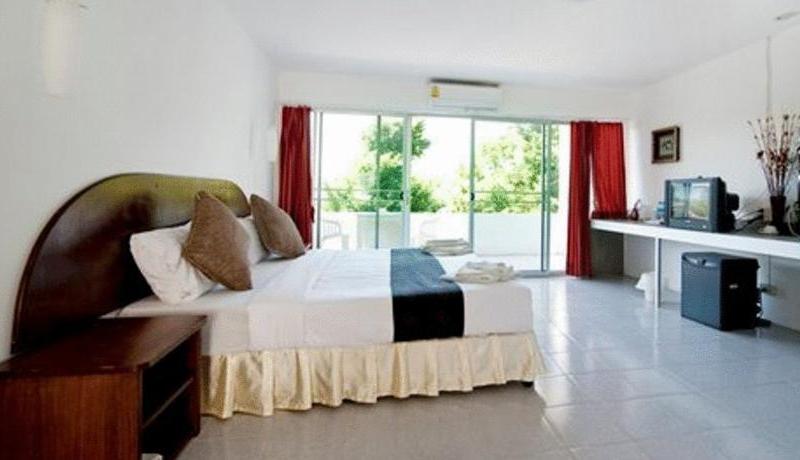 Karon Cliff Contemporary Boutique