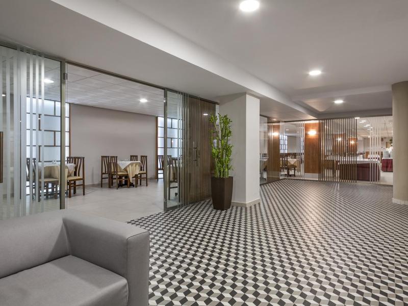 Best Hotels Oasis Park