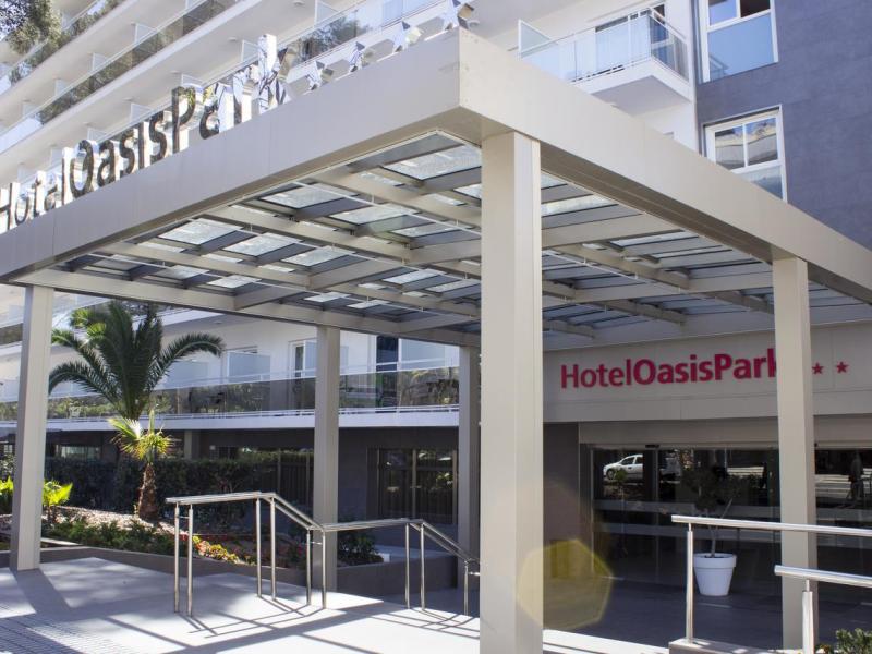 Best Hotels Oasis Park