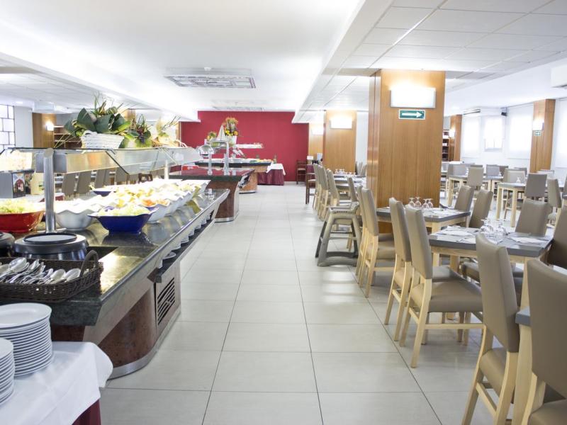 Best Hotels Oasis Park