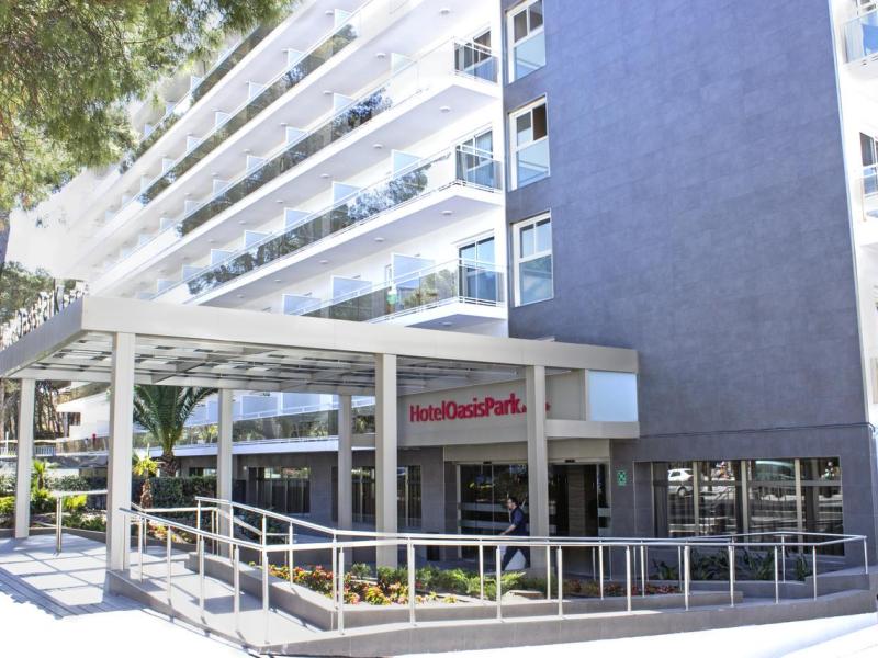 Best Hotels Oasis Park
