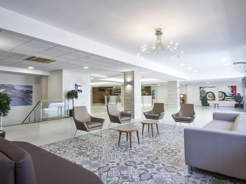 Best Hotels Oasis Park