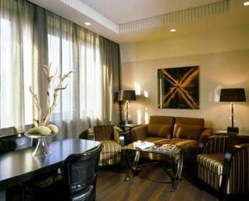 Golden Palace