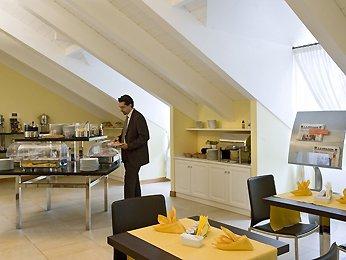 Best Western Crystal Palace Hotel