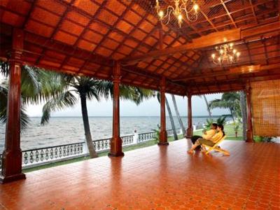 Cocobay Resort