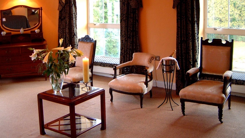 Castle Oaks House Hotel