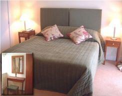 Castle Oaks House Hotel