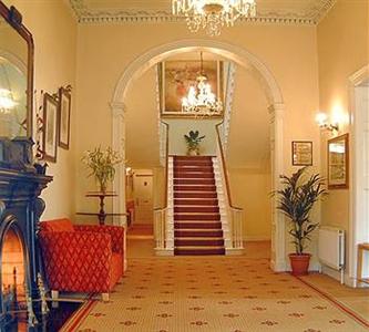 Castle Oaks House Hotel