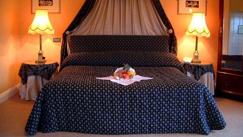 Castle Oaks House Hotel